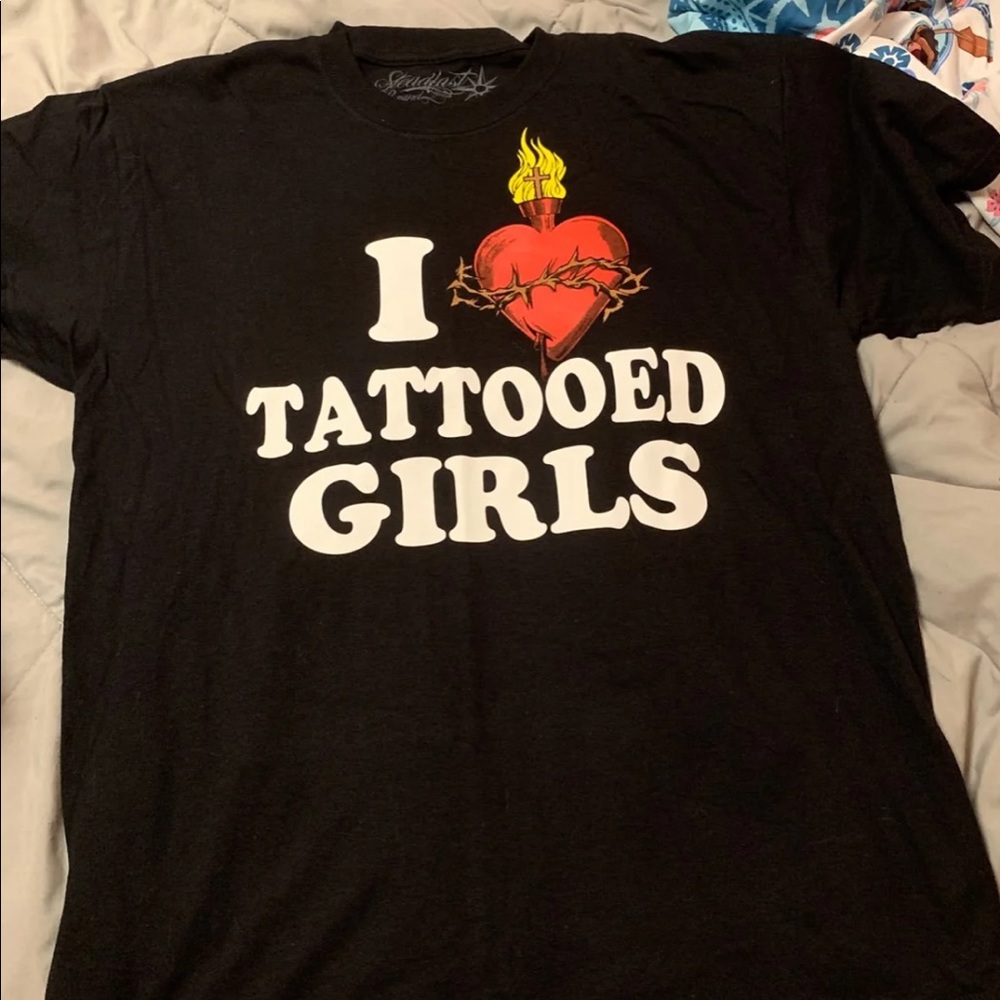 I love tattooed girls tee